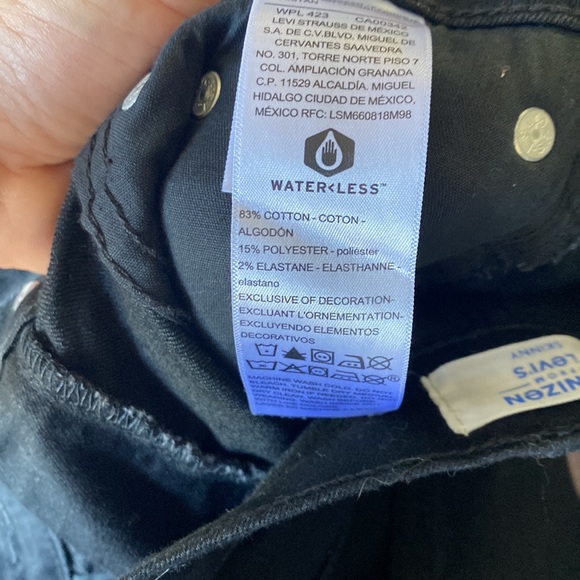 Black Levi Denizen jeans - Picture 3 of 4